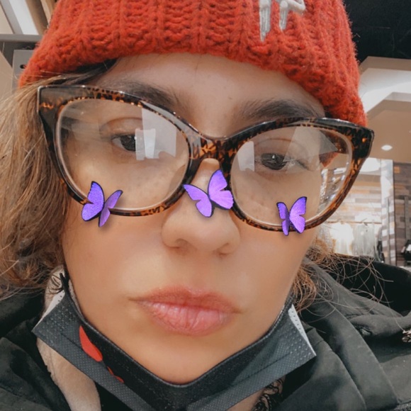 Meet your Posher, Raquel - Picture 1 of 5